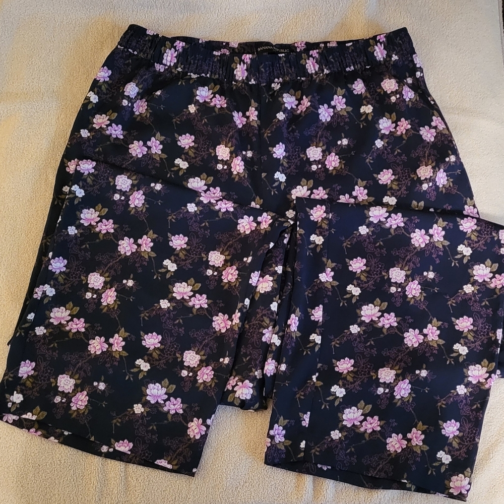 Silky SATIN Banana Republic Floral Navy‎ & Pink Lounge Bottoms (Size Small)